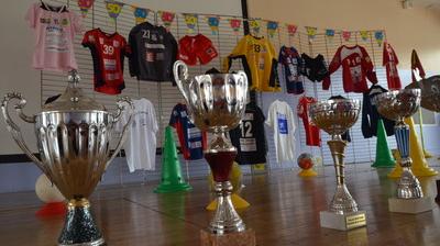 Abbeville Le Joyeux Anniversaire De La Famille Du Handball Abbeville Le Joyeux Anniversaire De La Famille Du Handball