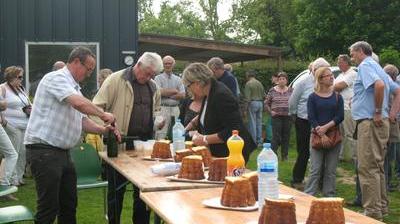Le Gateau Battu Est A La Fete A Quesnoy Le Montant Le Gateau Battu Est A La Fete A Quesnoy Le Montant